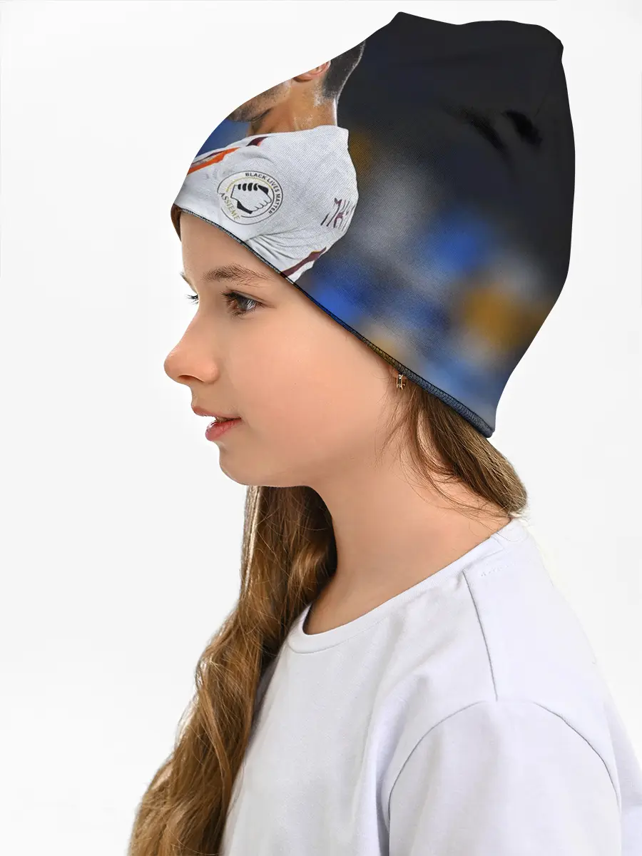 Детская шапка / Генрих Мхитарян