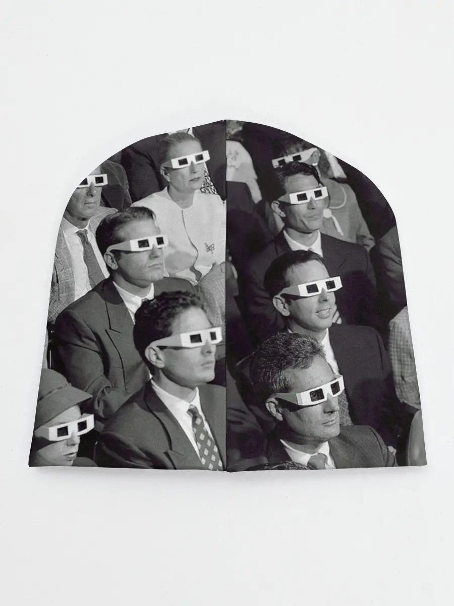 Детская шапка / Люди смотрят фильм в 3d очках