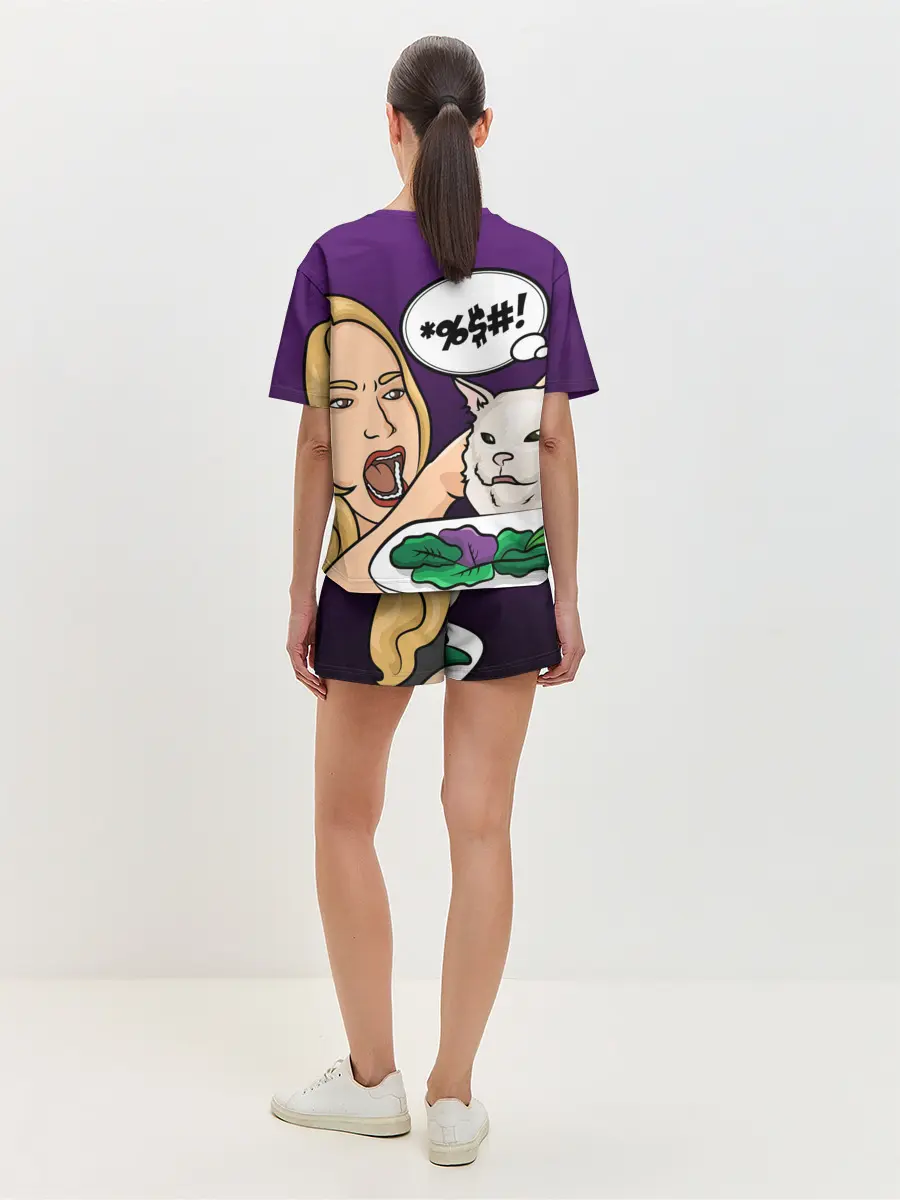 Женская пижама с шортами / Woman yelling at a cat