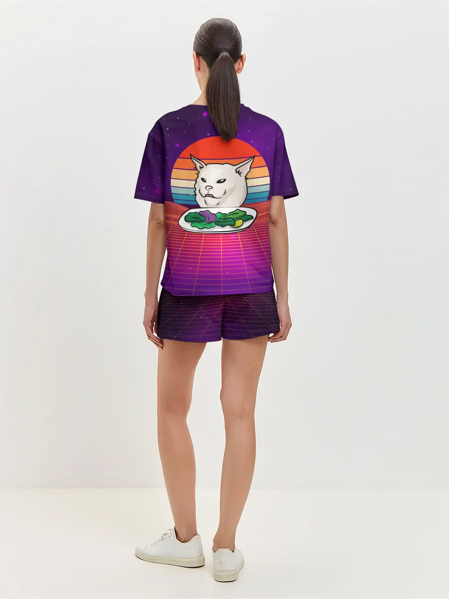 Женская пижама с шортами / Woman yelling at a cat