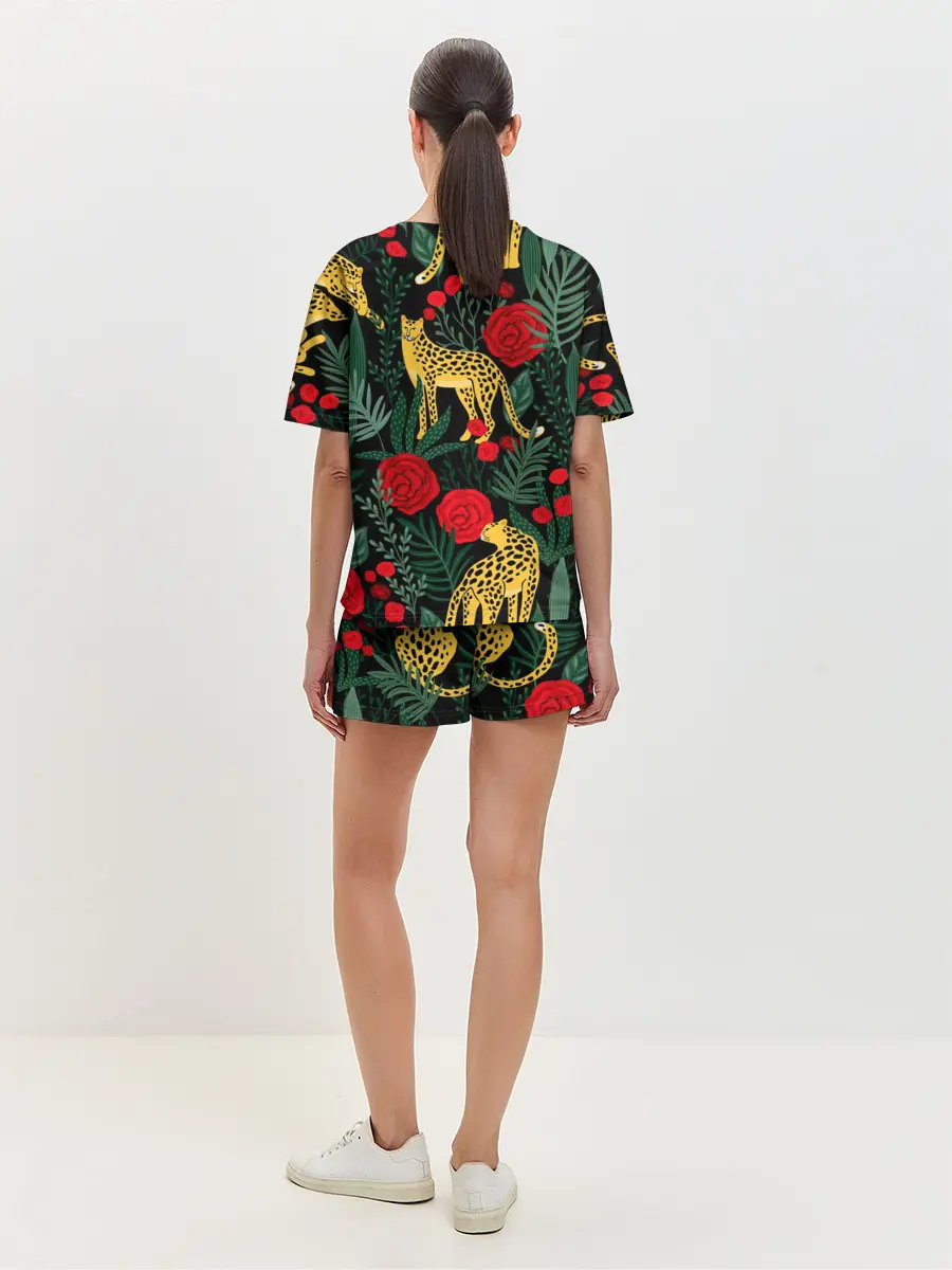 Женская пижама с шортами / Леопарды и цветы