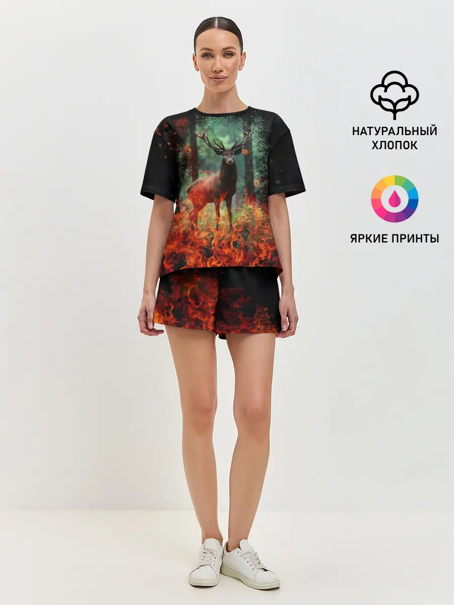 Женская пижама с шортами / Олень в горящем лесу Сибири