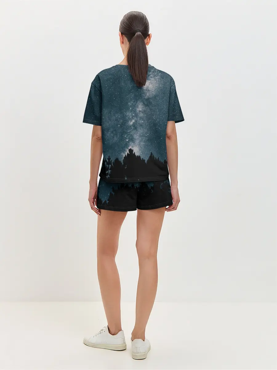 Женская пижама с шортами / Идущий к реке