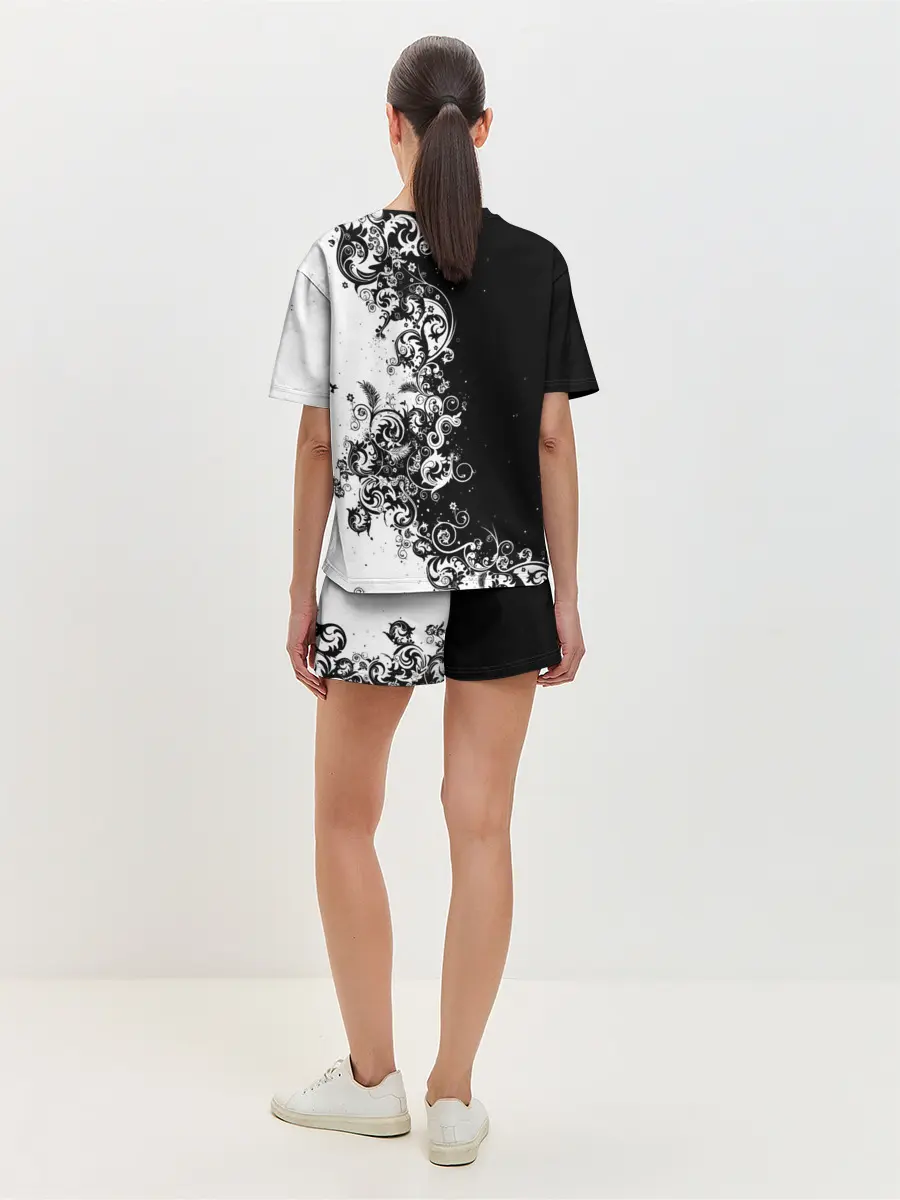 Женская пижама с шортами / Черно-белый узор.