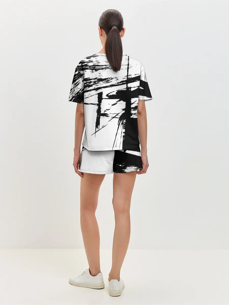 Женская пижама с шортами / Черно-белая футболка