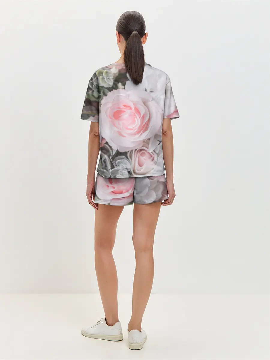 Женская пижама с шортами / розы