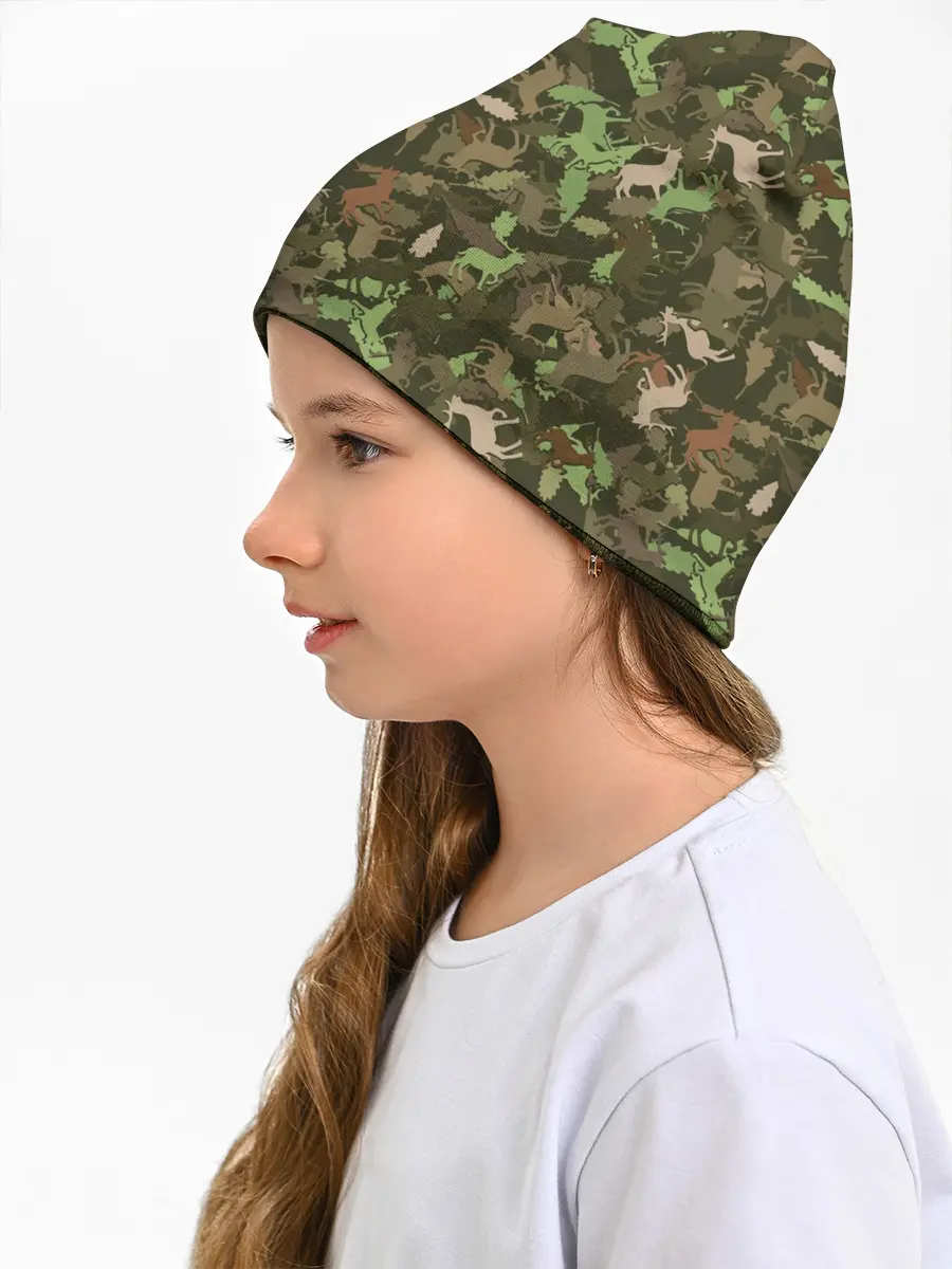 Детская шапка / Лоси в дубовом лесу