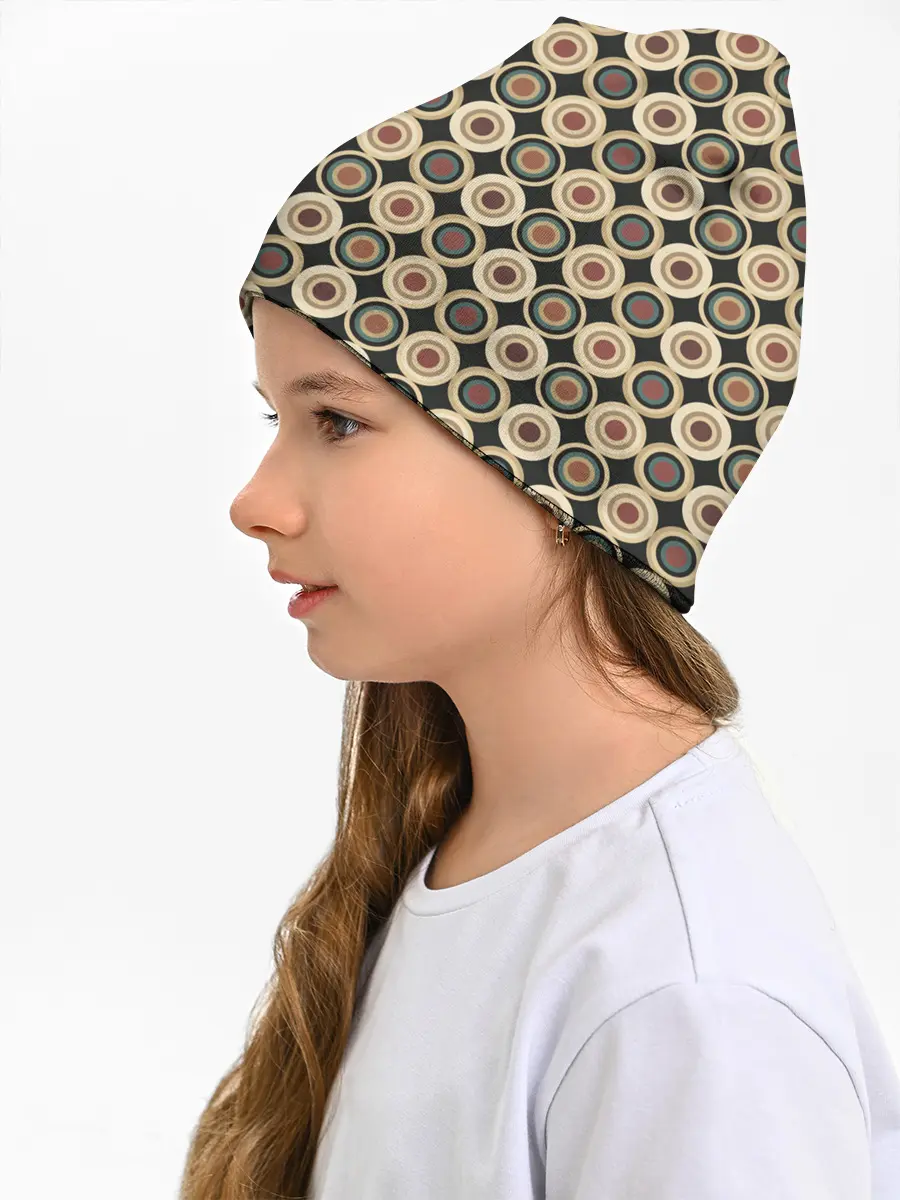 Детская шапка / Абстракция из бежевых и зеленых кругов