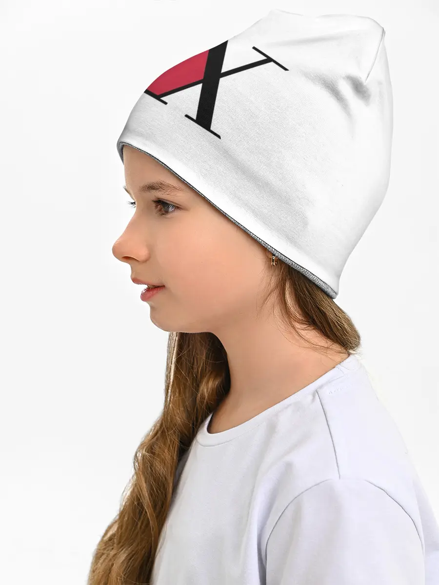 Детская шапка / XX посередине красное на белом