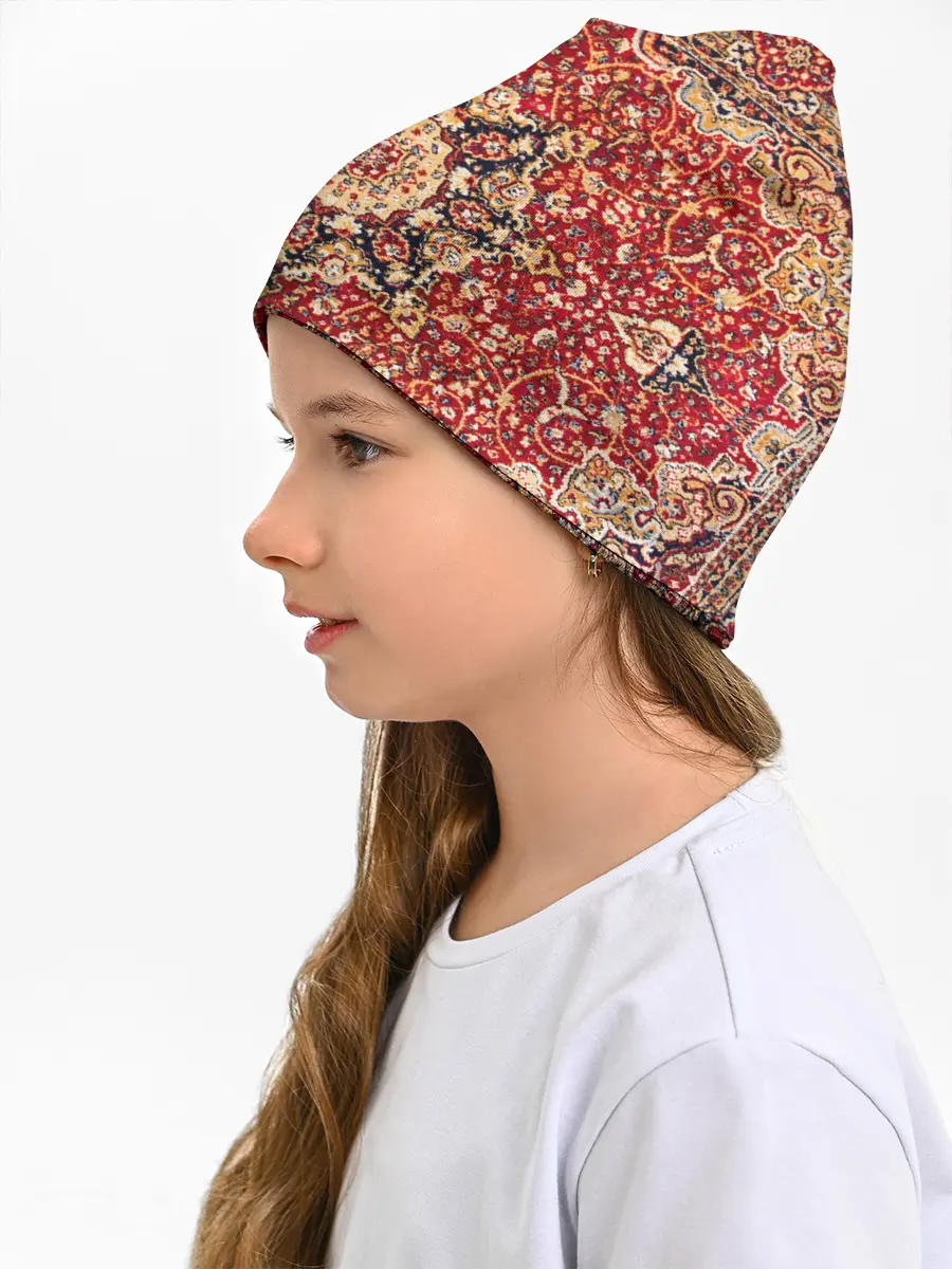 Детская шапка / Ковер на стене