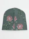 Детская шапка / Красные розы на зеленом фоне