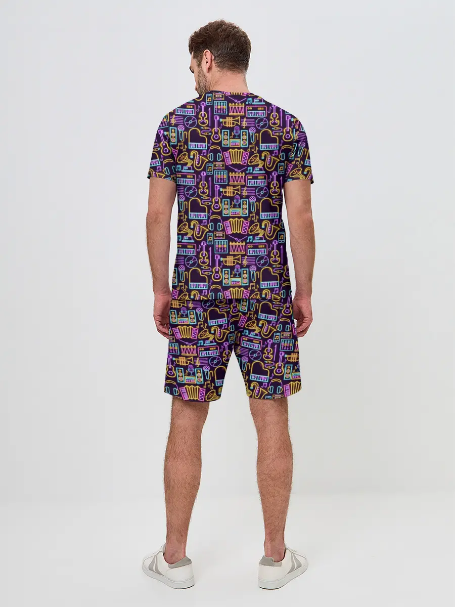 Мужской костюм с шортами / Музыка