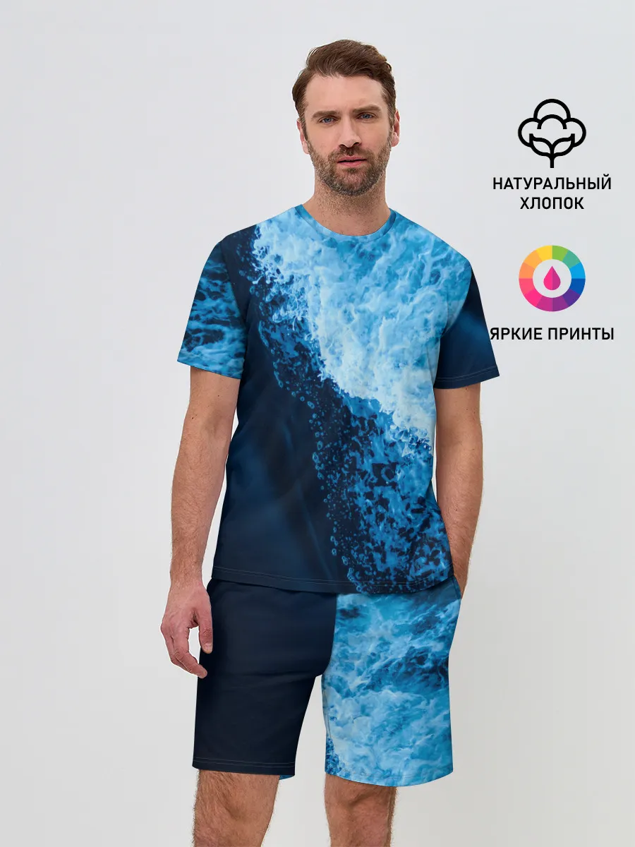 Мужской костюм с шортами / море