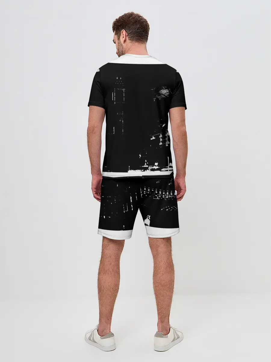 Мужской костюм с шортами / город