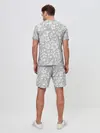 Мужской костюм с шортами / Белые цветы