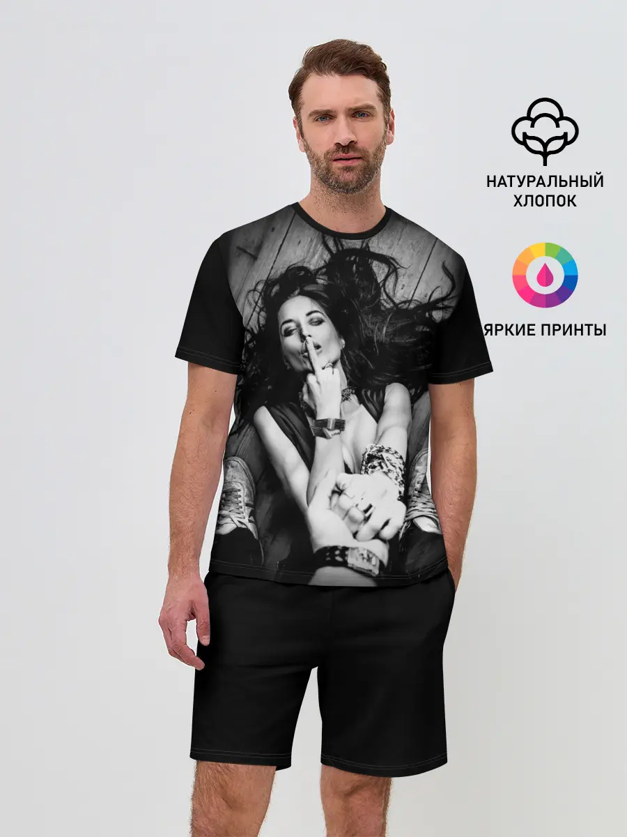 Мужской костюм с шортами / Девушка