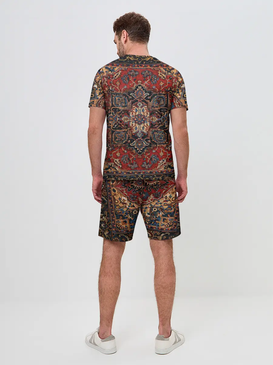 Мужской костюм с шортами / Красивый ковер