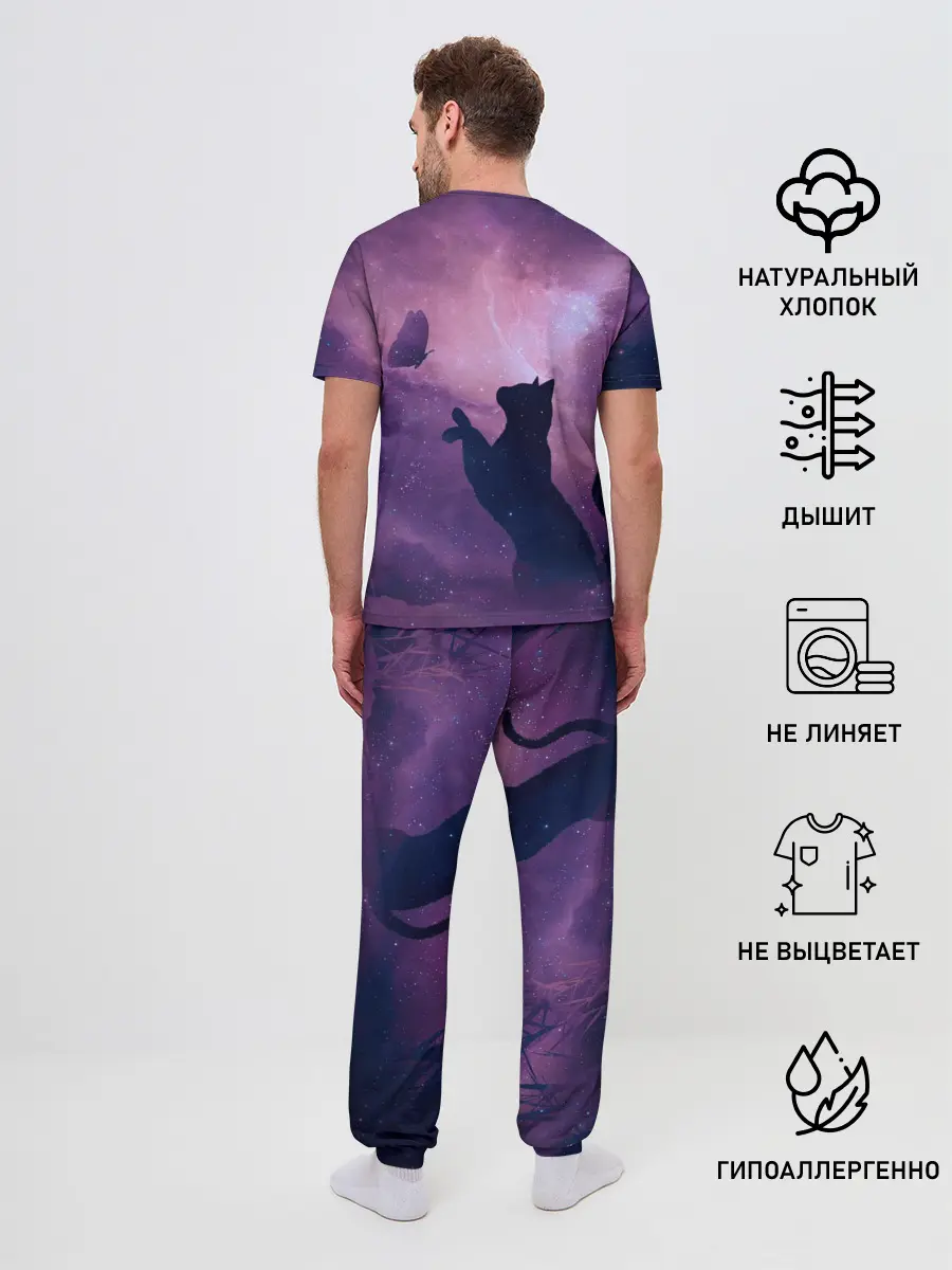 Мужская пижама с брюками / Кошка играет с бабочкой