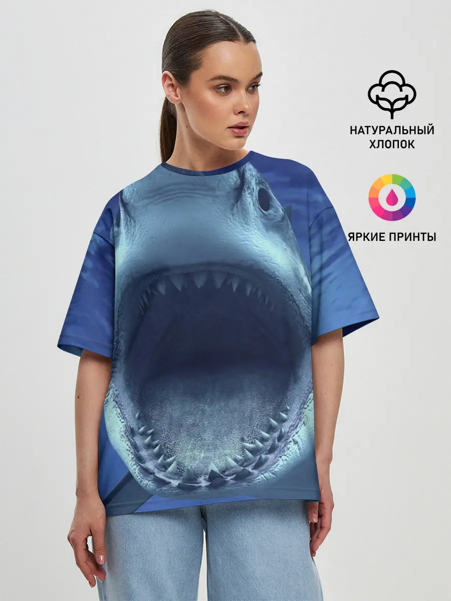 Женская футболка оверсайз / Белая акула