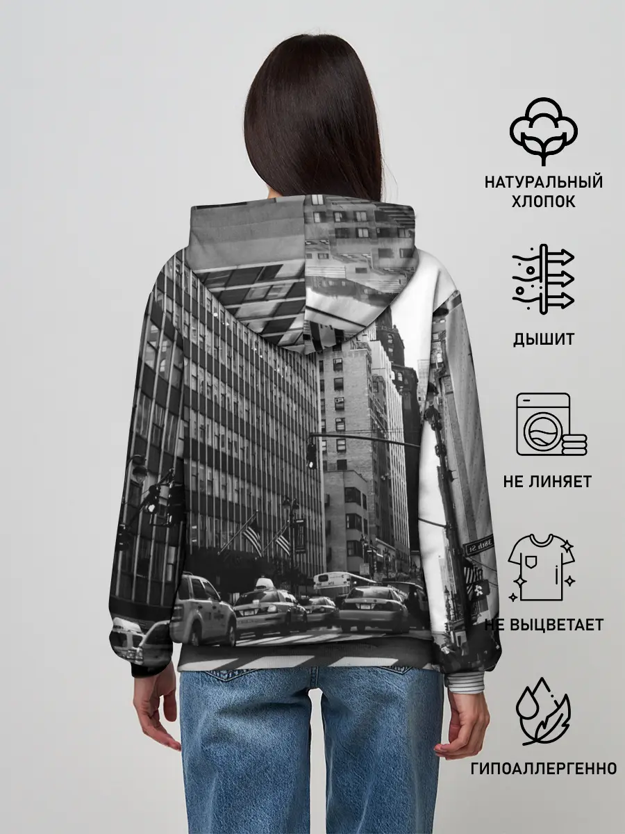 Женское худи / Among Us по улицам Нью-Йорка