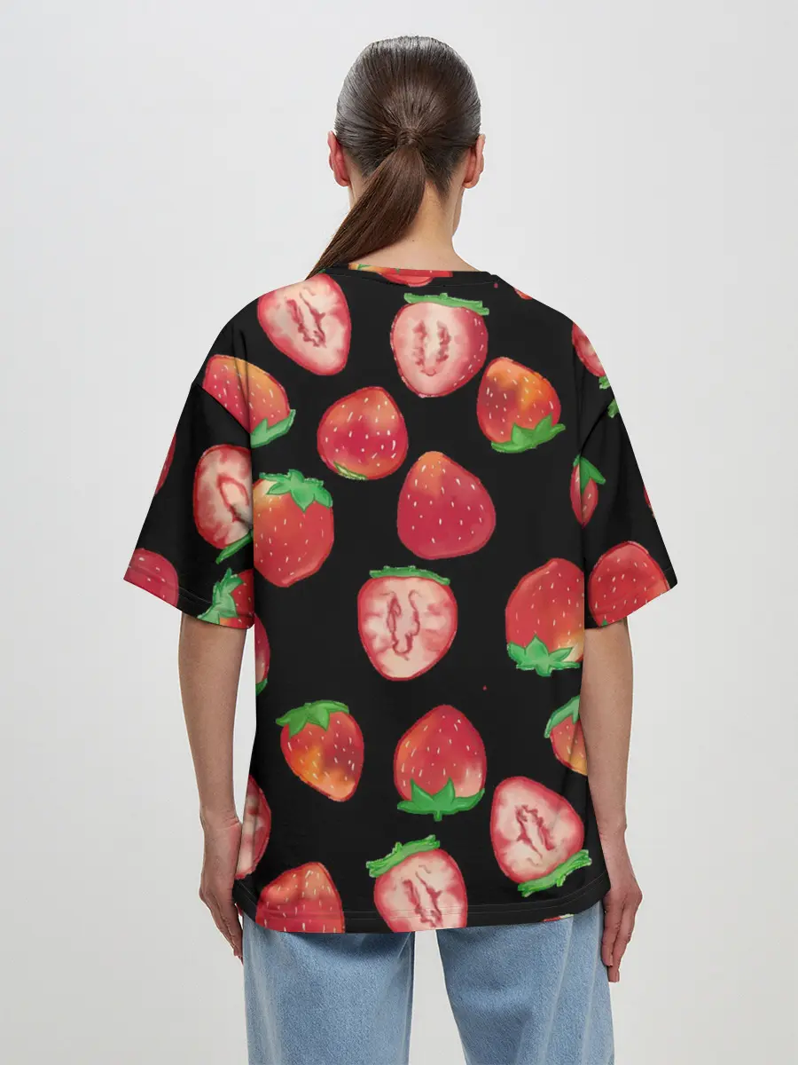 Женская футболка оверсайз / Клубничка
