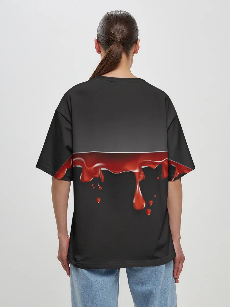 Женская футболка оверсайз / Разрезанный