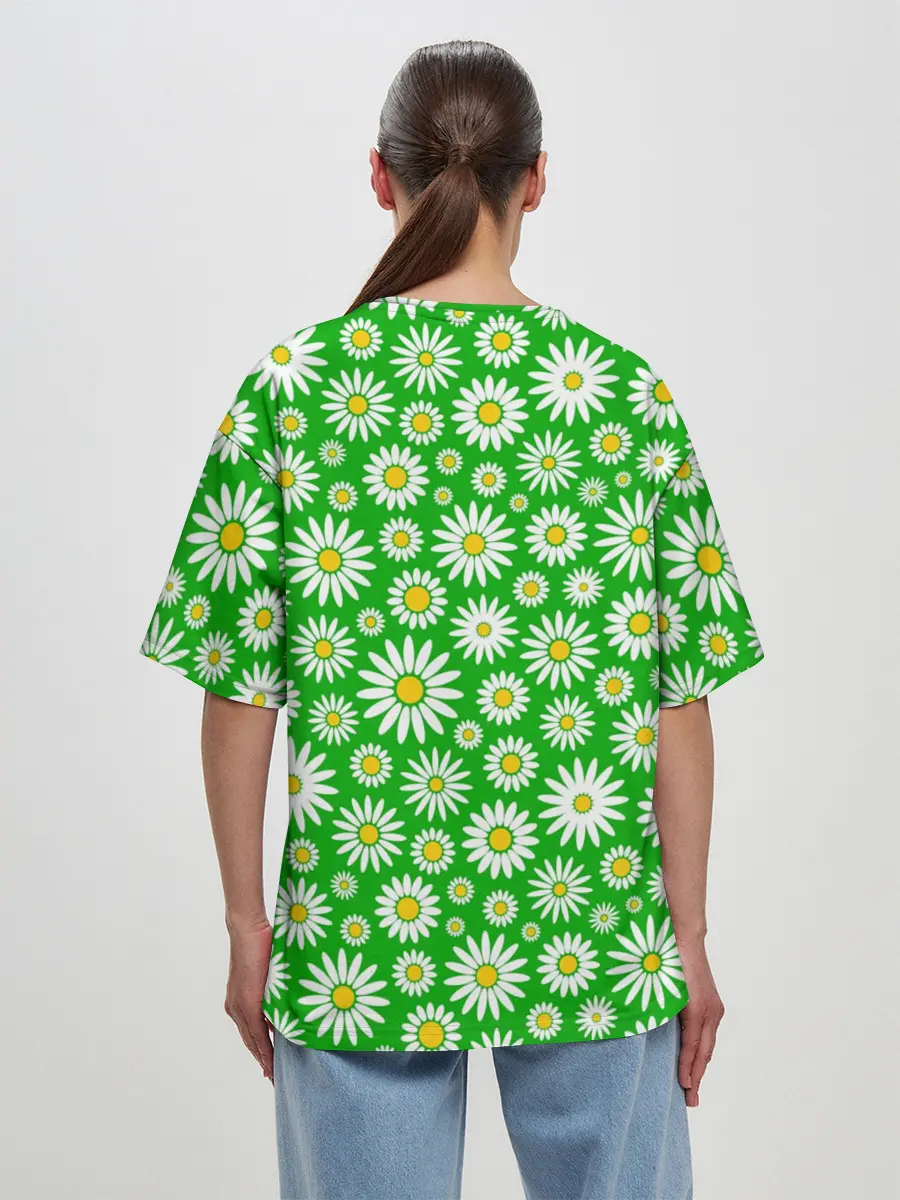 Женская футболка оверсайз / Ромашки на зелёном фоне