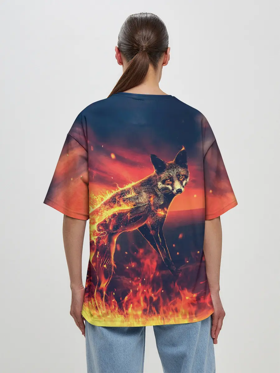 Женская футболка оверсайз / Огненная лиса