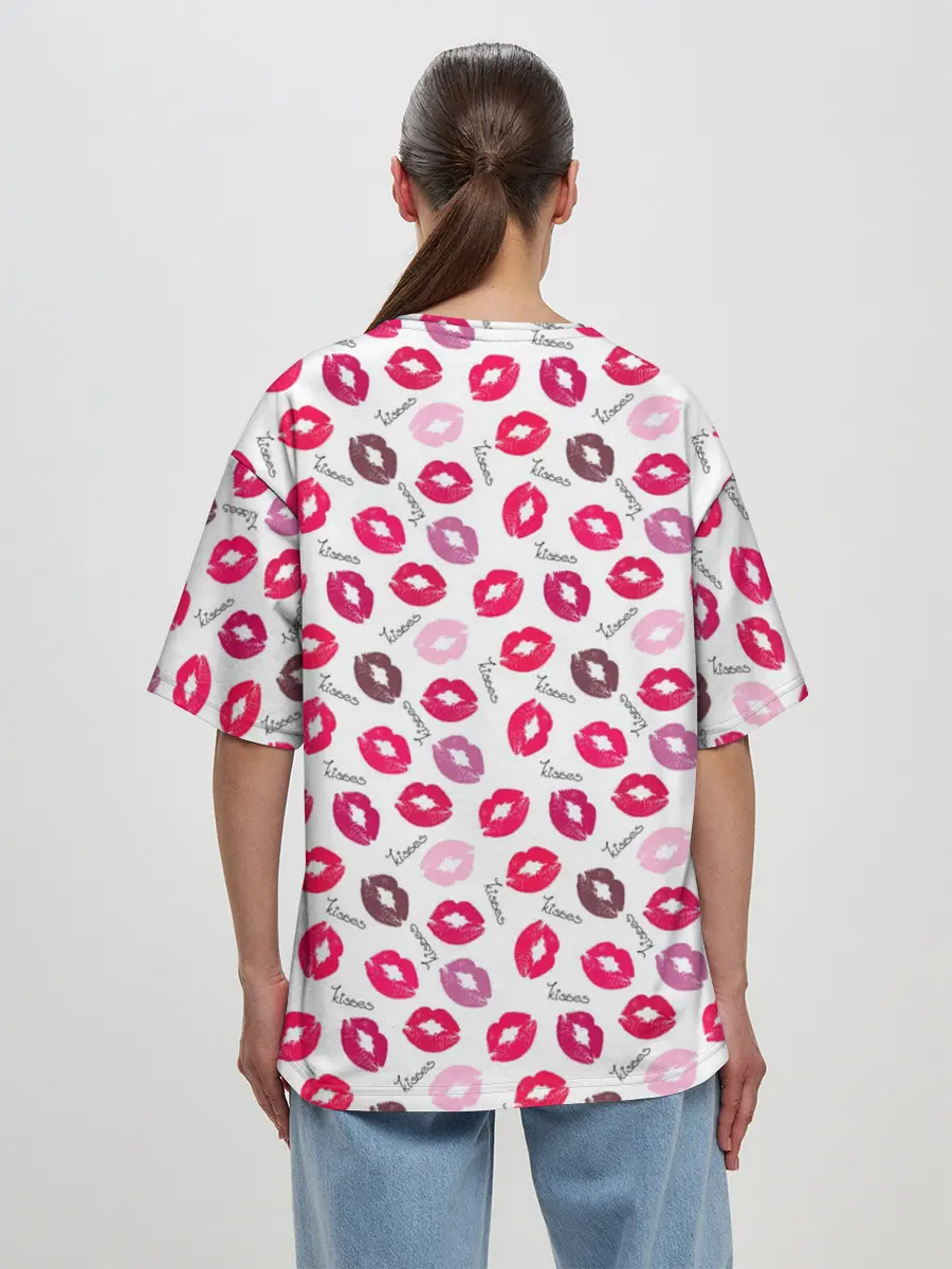 Женская футболка оверсайз / Поцелуи
