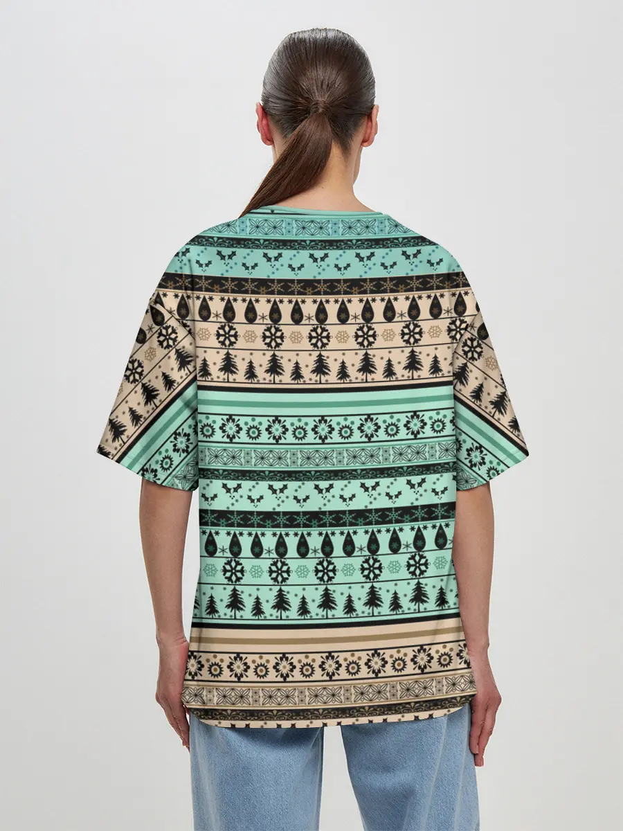 Женская футболка оверсайз / Новогодний зимний орнамент