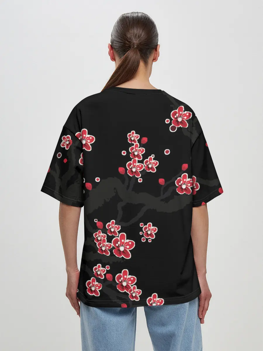 Женская футболка оверсайз / САКУРА ЦВЕТЁТ И БЛАГАУХАЕТ
