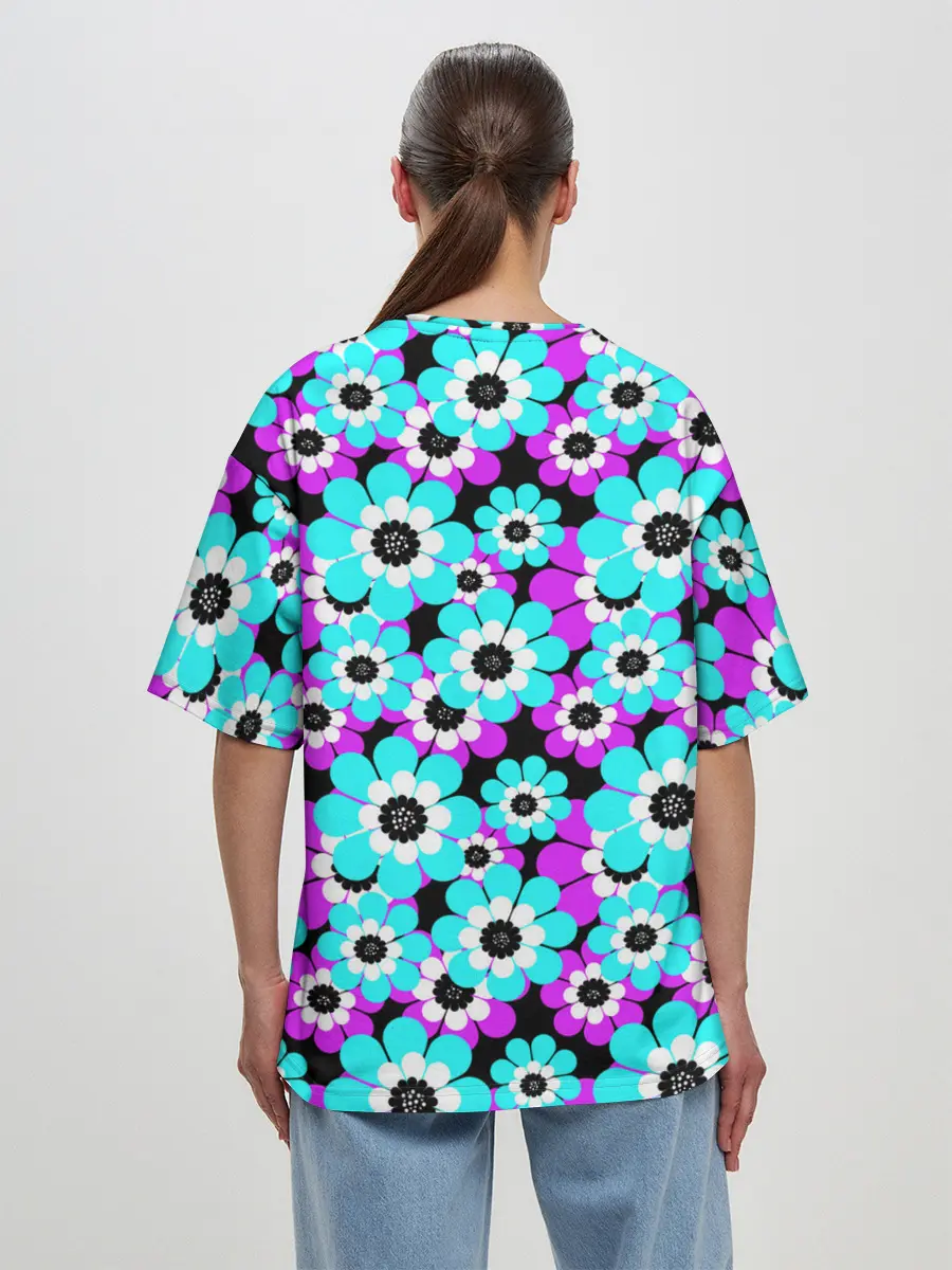 Женская футболка оверсайз / Яркие бирюзовые цветы