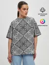Женская футболка оверсайз / Черно-белый орнамент