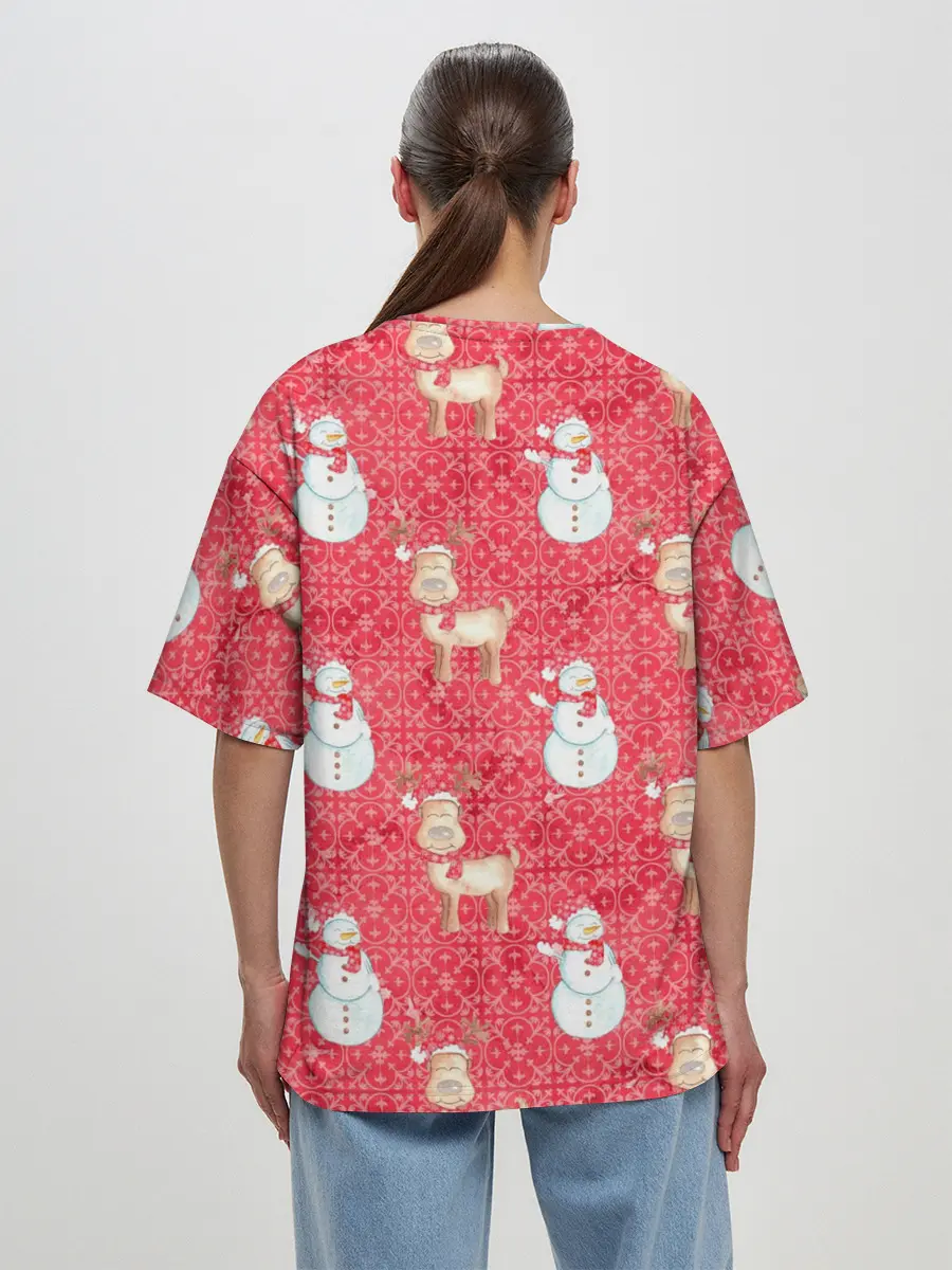 Женская футболка оверсайз / Снеговики и олени
