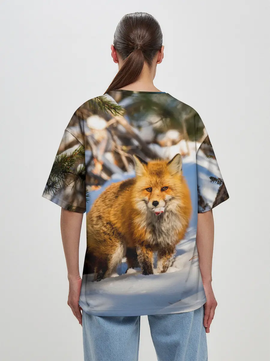 Женская футболка оверсайз / Лиса в лесу