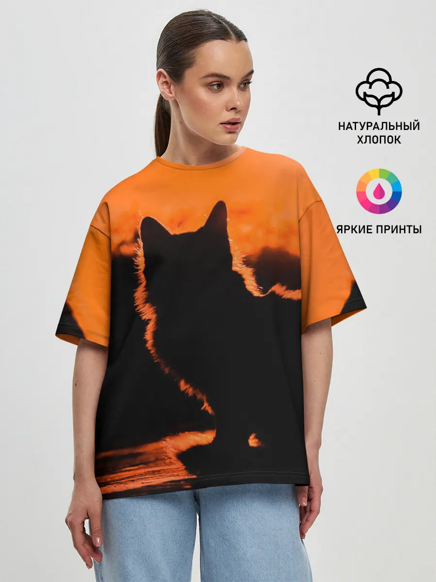 Женская футболка оверсайз / Котенок на фоне заката