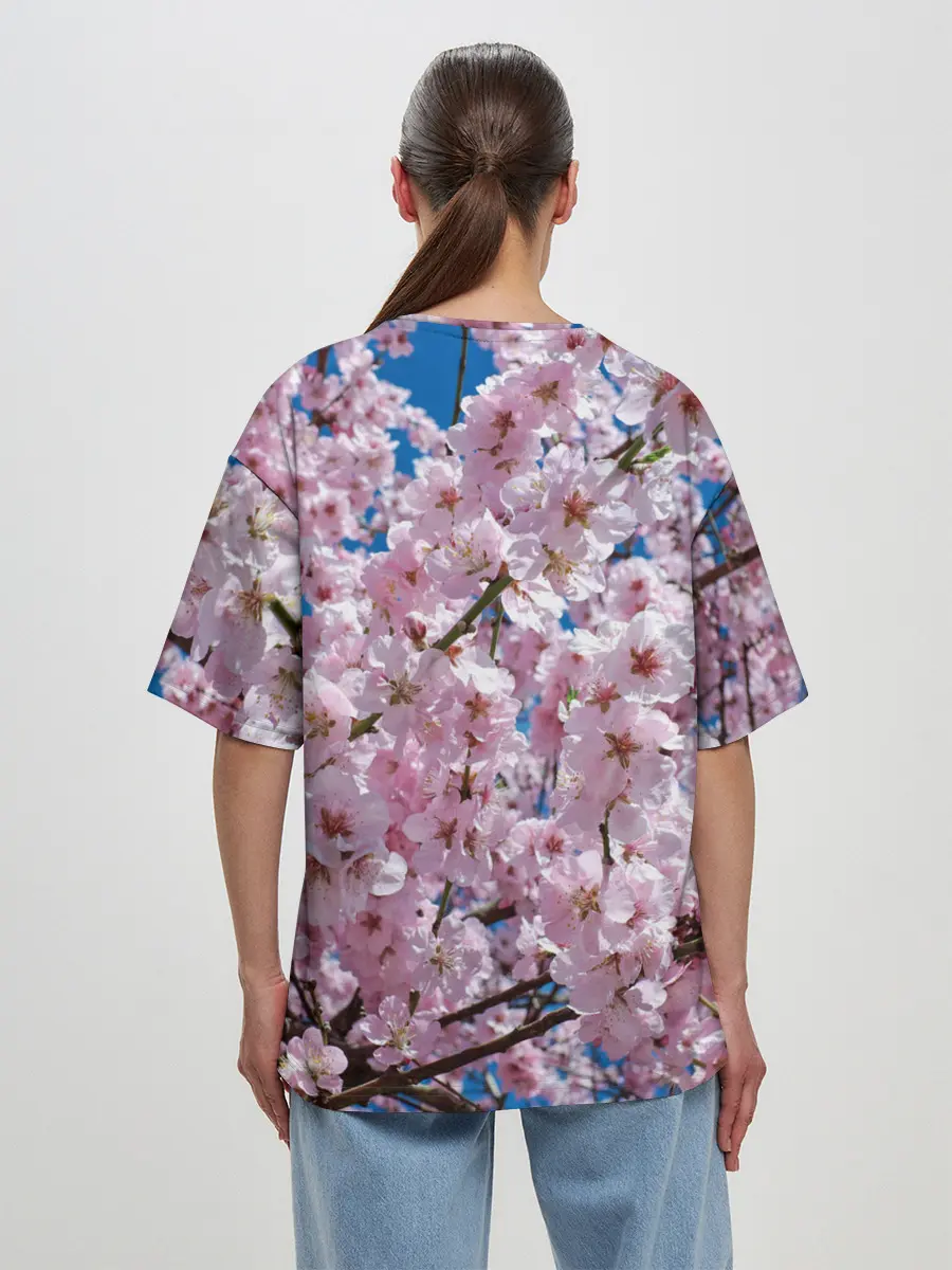 Женская футболка оверсайз / Цветущая Сакура