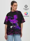 Женская футболка оверсайз / Дзётаро указывает фиолетовые брызги
