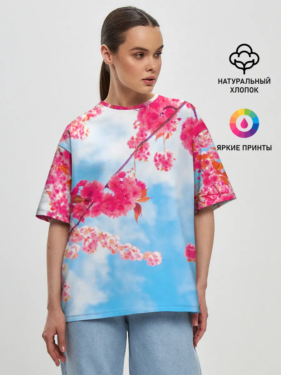 Женская футболка оверсайз / Цветение Вишни