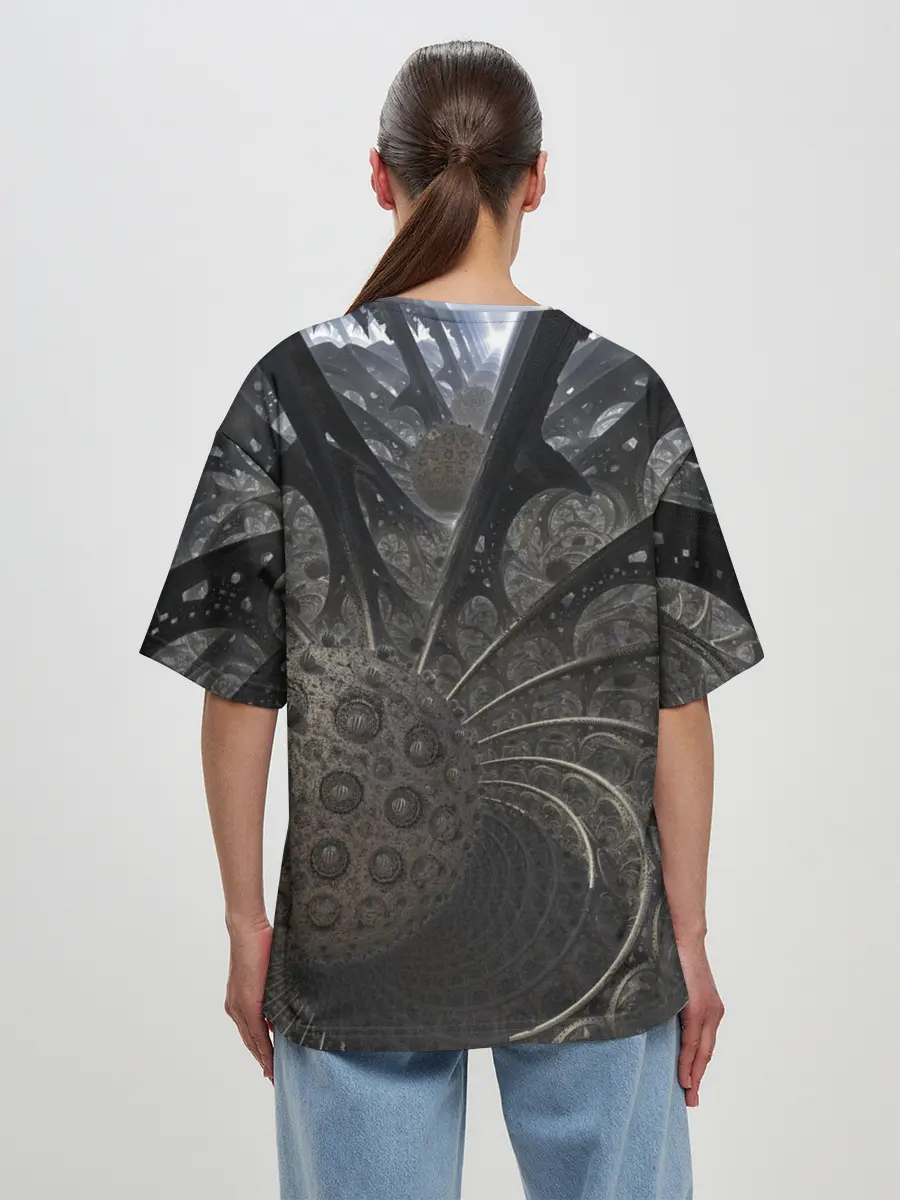 Женская футболка оверсайз / Fracta