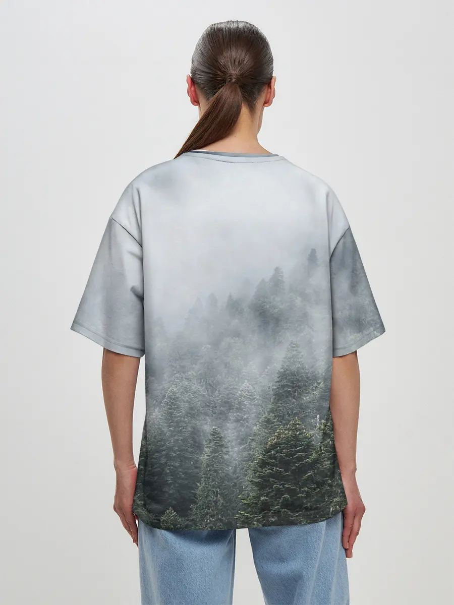 Женская футболка оверсайз / Туманный лес