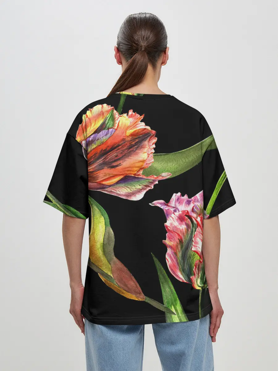 Женская футболка оверсайз / Тюльпан