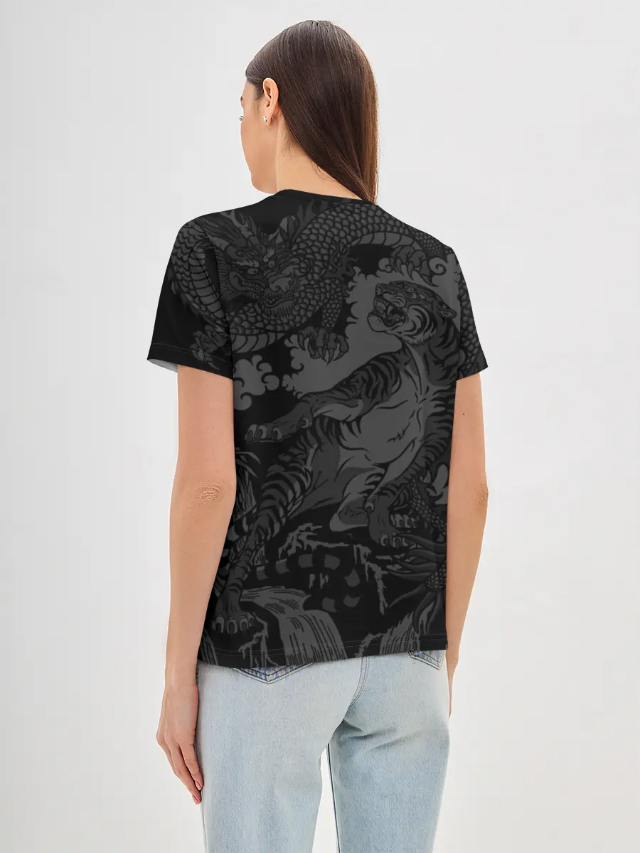Женская базовая футболка / Тигр и дракон
