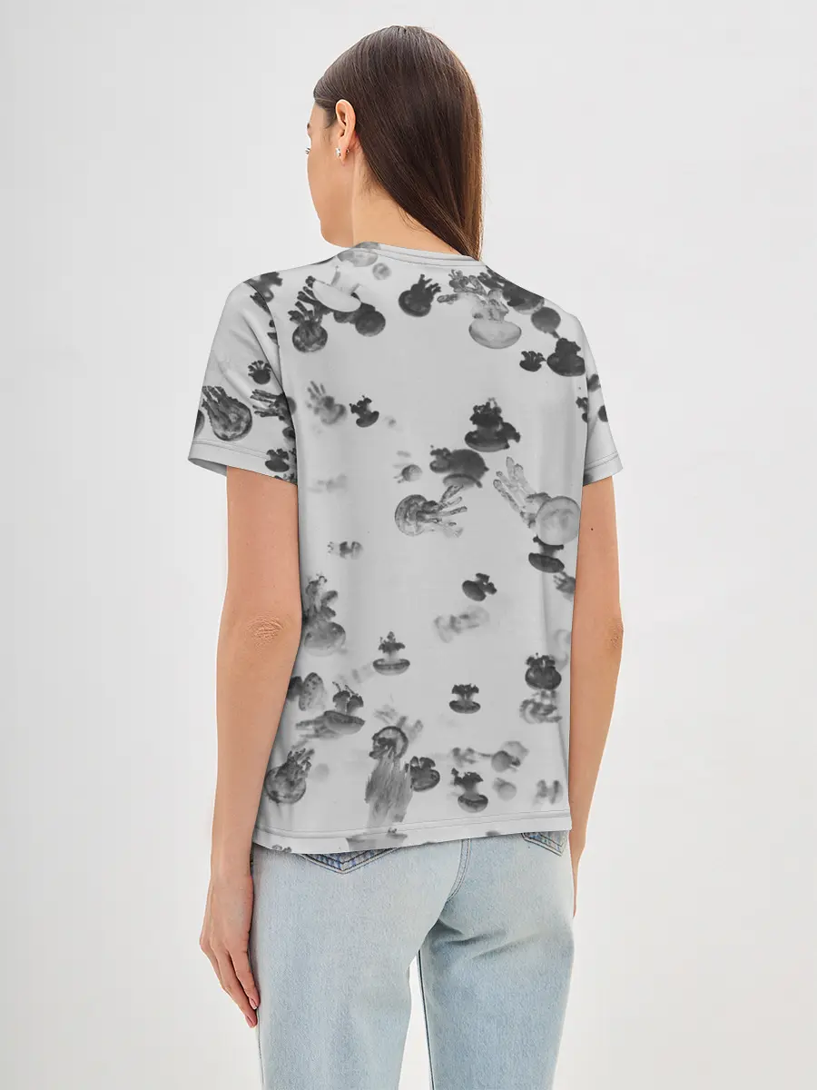 Женская базовая футболка / Медузы