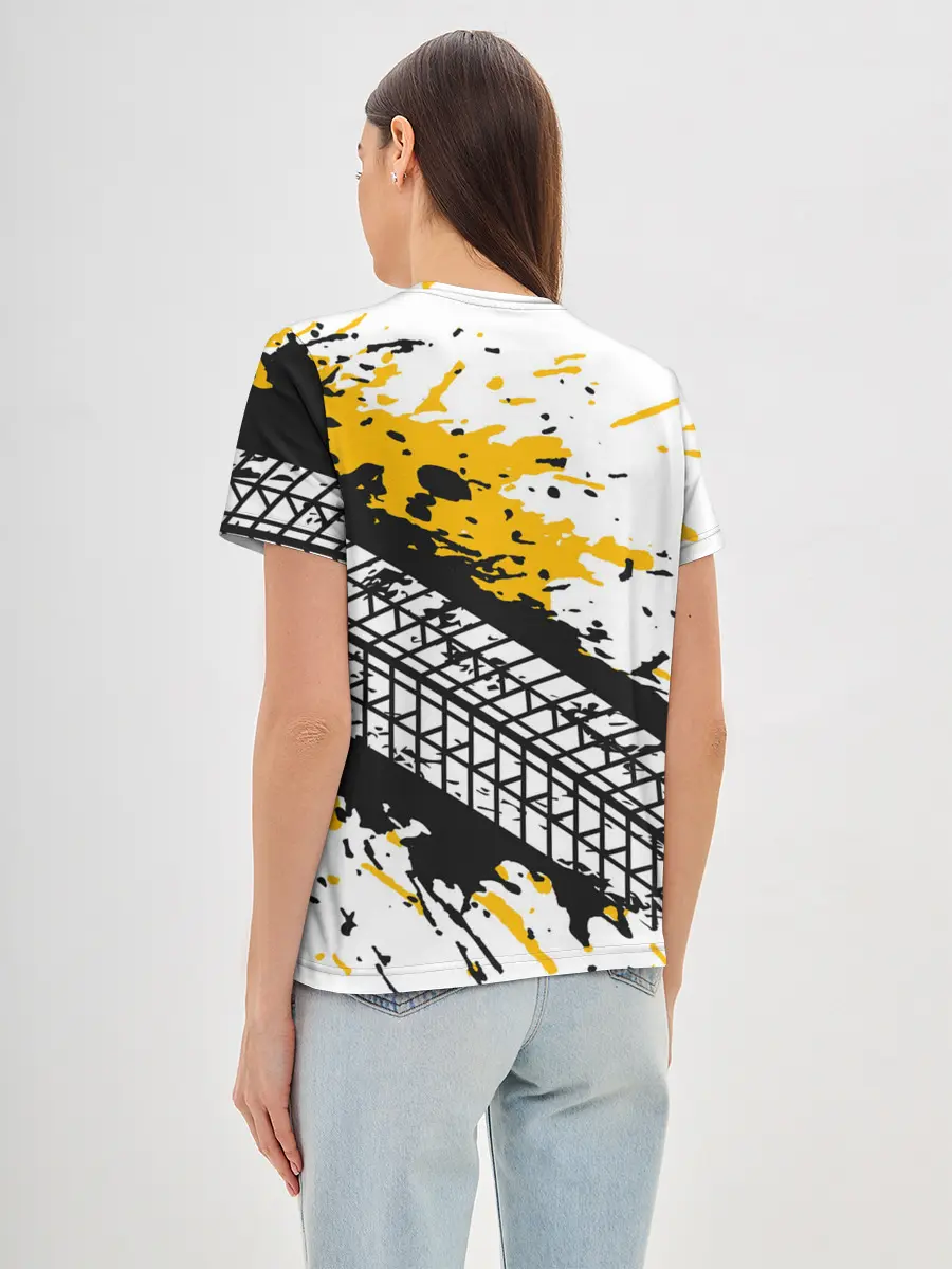 Женская базовая футболка / Need for Speed