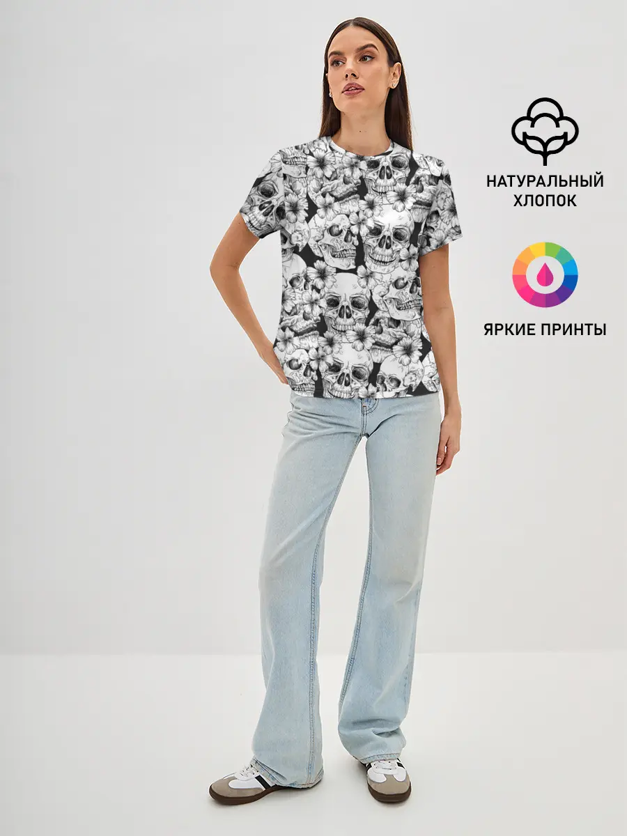 Женская базовая футболка / Черепа в цветах