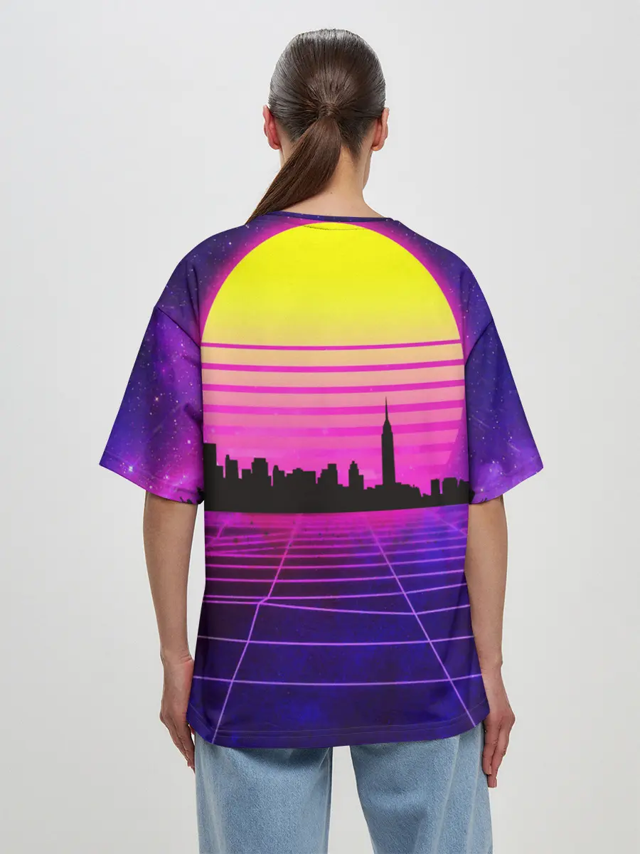 Женская футболка оверсайз / ГОРОД В НЕОНЕ