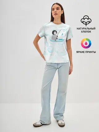 Женская базовая футболка / Пингвин рыбачит