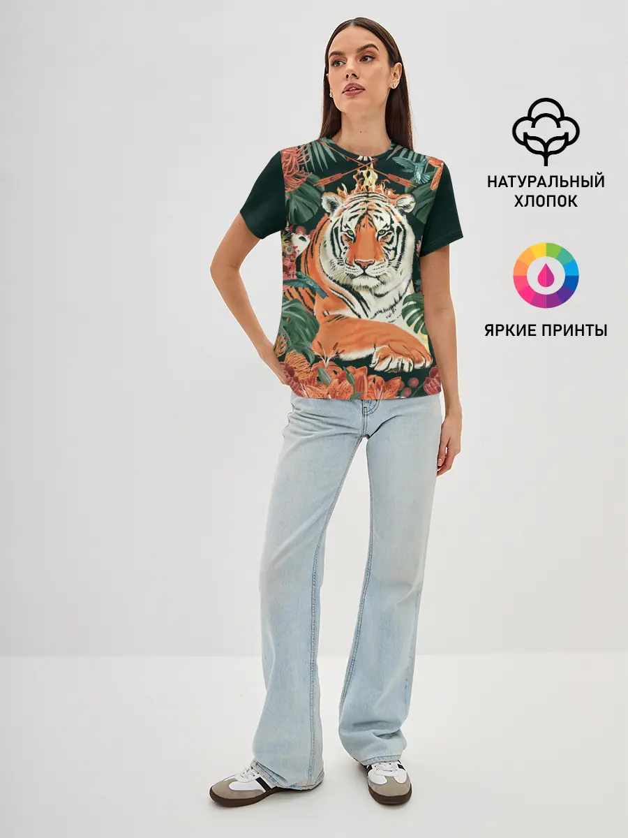 Женская базовая футболка / Огненный Тигр в Цветах