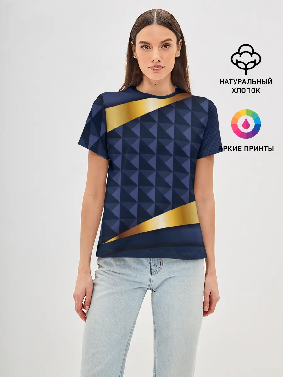 Женская базовая футболка / 3D плитки с золотыми вставками